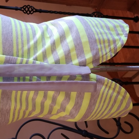 Outback Red tank - Picture 5 of 6